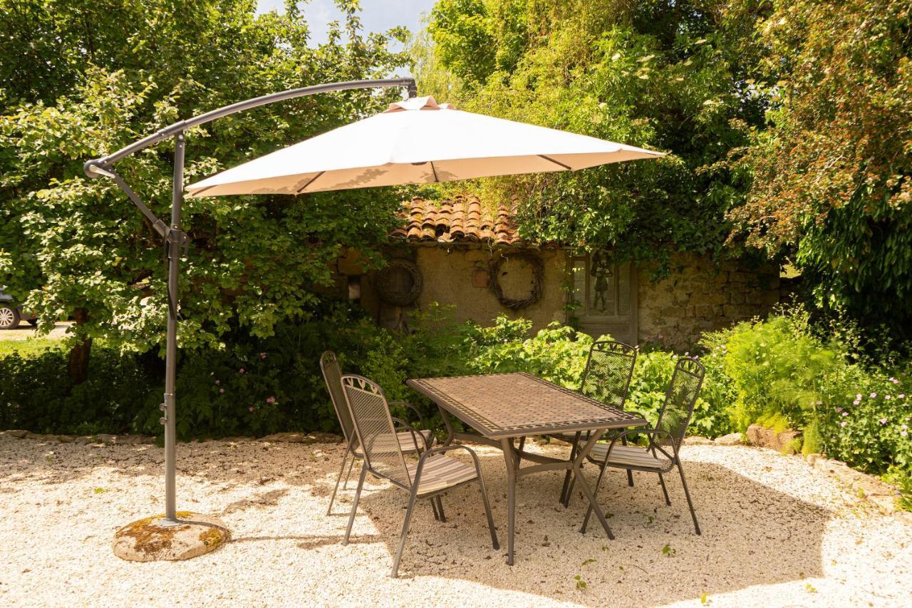 La Maison Au Vert Melincourt 外观 照片