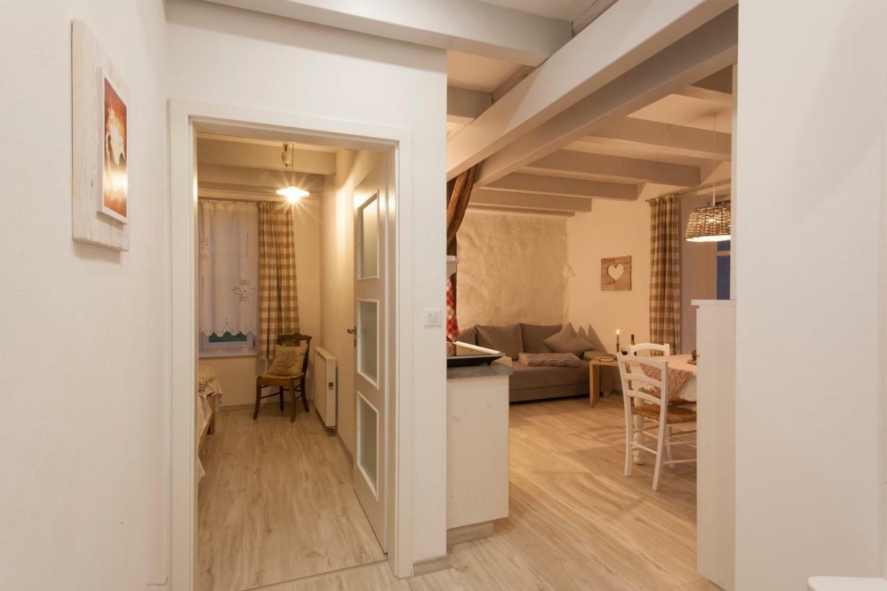 La Maison Au Vert Melincourt 外观 照片